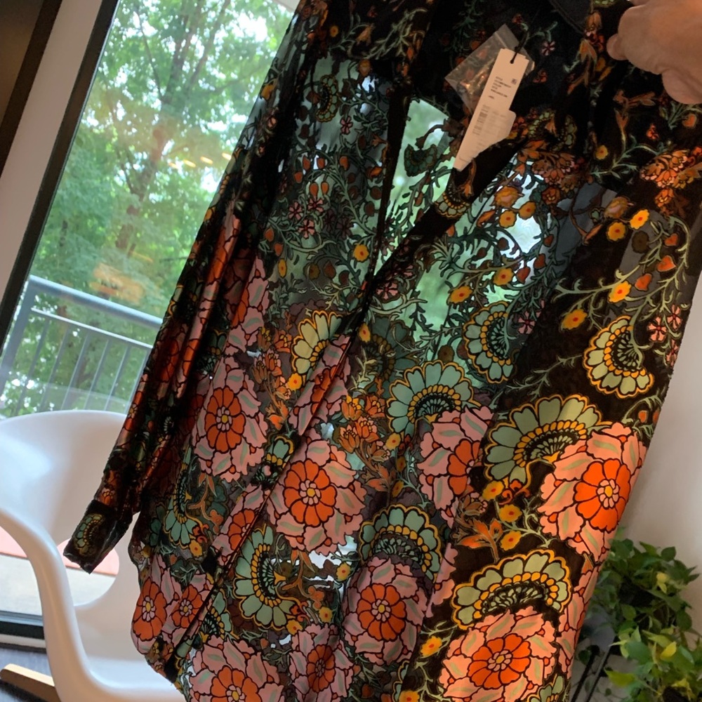 NWT! Alice + Olivia Eloise Floral Blouse • Silk • Vinelands Combo Print • Large